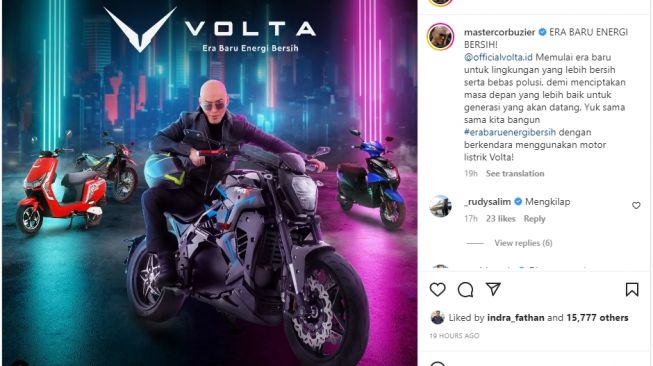 Deddy Corbuzier tampil garang dengan menunggangi motor sport yang gunakan tenaga listrik (Instagram)