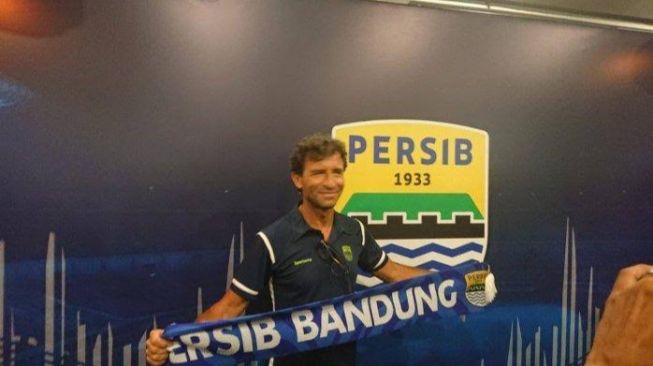 Luis Milla Ingin Persib Punya Karakter Permainan, Netizen Sarankan agar Bersabar