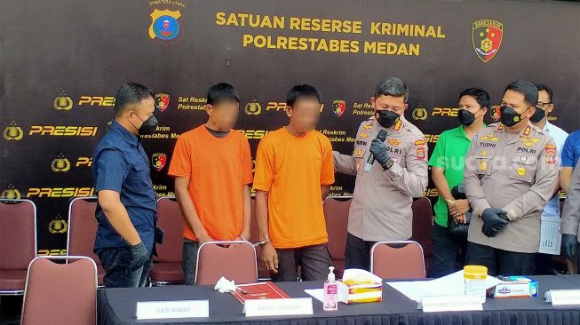 Dua Perampok Pensiunan Pns Yang Jasadnya Ditemukan Di Tol Deli Serdang Ternyata Abang Adik 2406