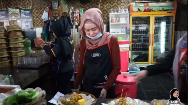  Potret Restoran Rizky Billar dan Lesti Kejora (YouTube/LESTI CHANNEL)