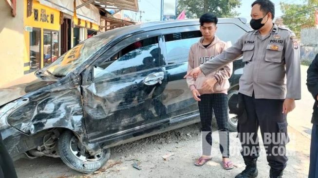 Avanza Angkut Santri Ringsek Usai Tabrak Pohon di Cikembar Sukabumi, Begini Kondisi Penumpangnya