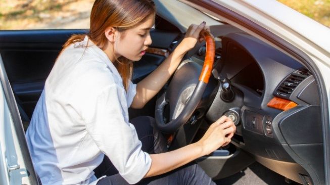 Penyebab Starter Mobil Panjang dan Cara Mengatasinya