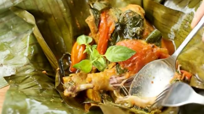 Aromanya Menggugah Selera, Ini Resep Pepes Ayam Kemangi yang Cocok untuk Keluarga