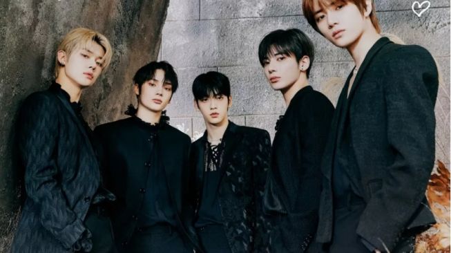 TXT Menjadi Artis K-Pop dengan Minggu Kumulatif Terbanyak Ke-2 di Billboard!