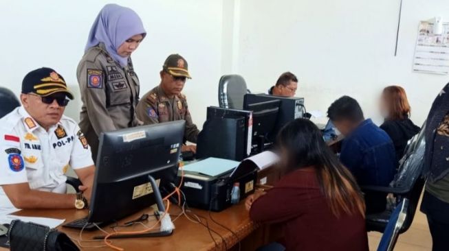 Pasangan Bukan Suami Istri Diamankan Satpol PP di Penginapan