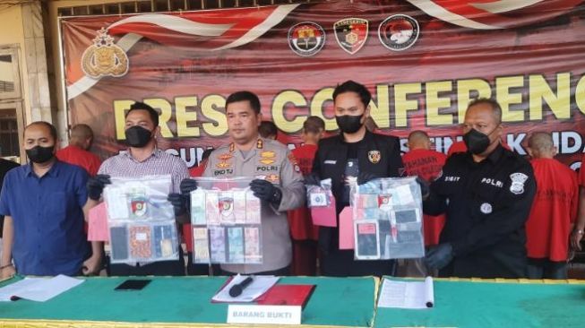 Belasan Petani hingga Kuli Bangunan Pelaku Judi online dan Konvensional Dibekuk Polisi