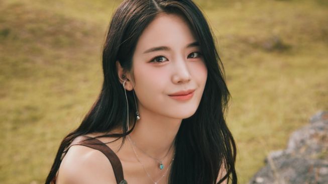 Jang Gyuri eks fromis_9 Lakukan Pembacaan Naskah Drama Terbarunya 'Cheer Up'