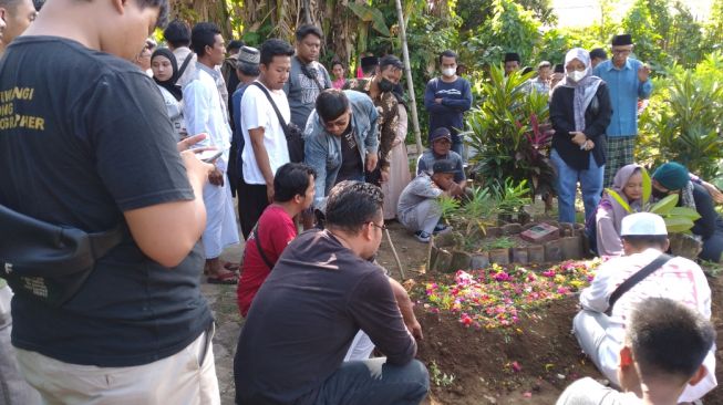 Kronologi Meninggalnya Bang Dzoel Fotografer Difabel Banyuwangi, Sahabat Punya Firasat Dari Foto Saat di Turki