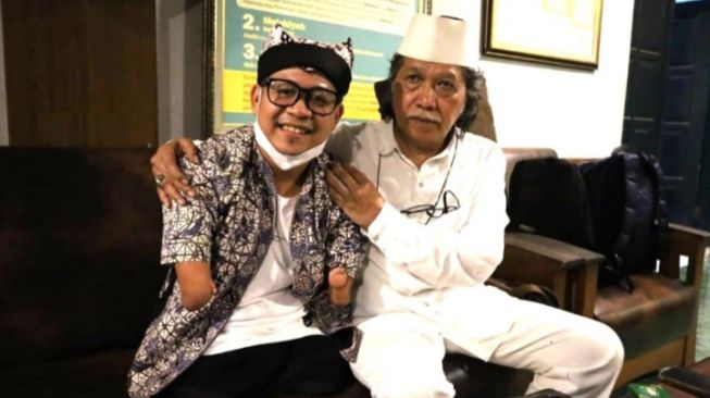 Profil Bang Dzoel, Fotografer Difabel Asal Banyuwangi Meninggal Dunia