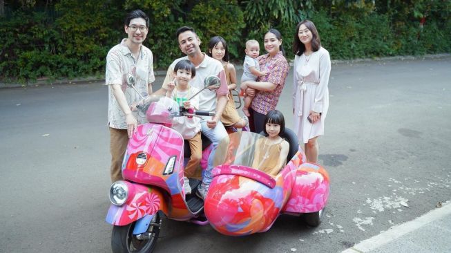 Potret RANS Bareng Kimbab Family (instagram/@raffinagita1717)