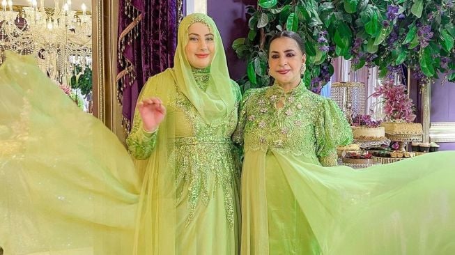 Potret Kedekatan Tasyi Athasyia dengan Ibunda (instagram/@tasyiiathasyia)