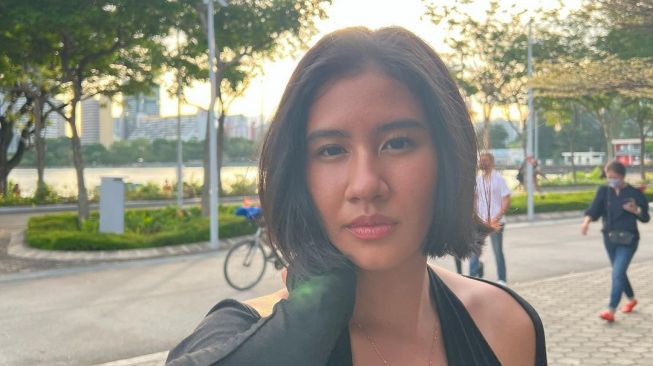 Momen Angga Yunanda Ajak Pacar Liburan ke Singapura (instagram/@shenacinnamon)