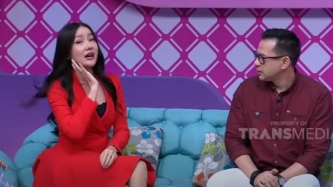 Lucinta Luna dan Ari Wibowo [Youtube/TransTV Official]