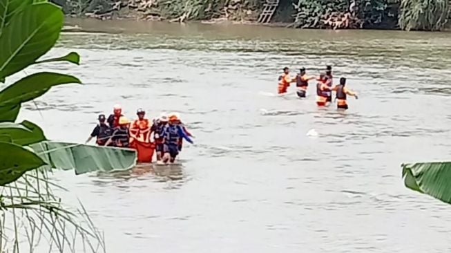 Tragis! Sempat Terjun ke Sungai Bengawan Solo, Siswi Asal Sukoharjo Ditemukan Meninggal Dunia