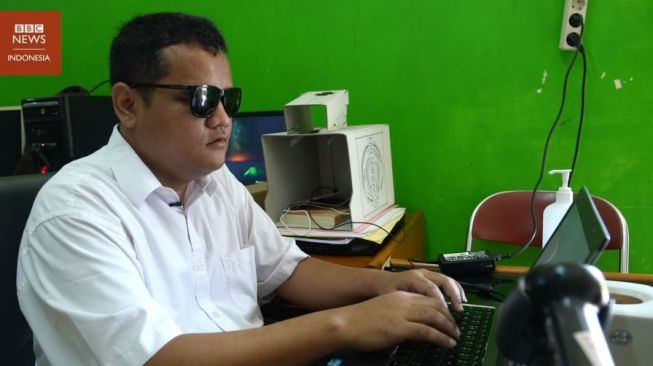 Aris Yohanes, Tunanetra total Pertama di Indonesia yang Bergelar Sarjana Teknik Informatika