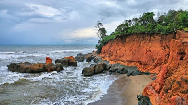 7 Pantai Bengkulu Tidak Jauh dari Pusat Kota, Indah dan Bersih