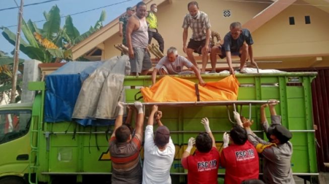 Kuli Bangunan di Blitar Tewas Usai Terpeleset Ketika Mengecat Rumah