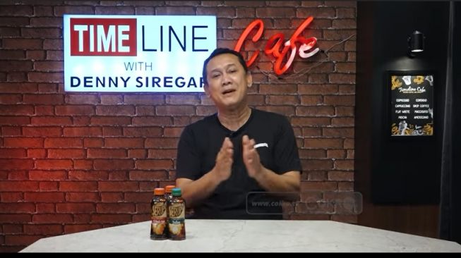 Profil Denny Siregar (YouTube/COKRO TV)