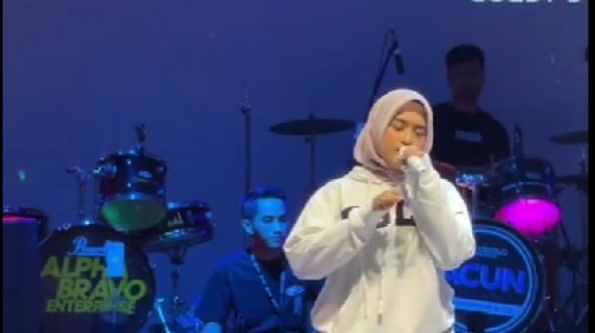 Tutup Gelaran Konser Dari Hati bertajuk Senandung Cidro, Woro Widowati Sukses Bikin Penonton Ambyar Bareng