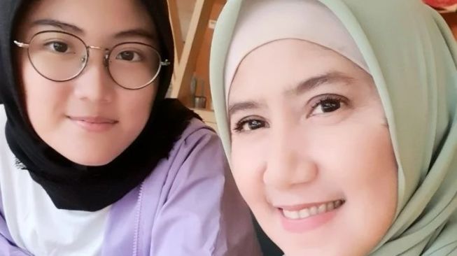 Potret Sherin anak gadis Ine Sinthya (Instagram/@inesinthya)