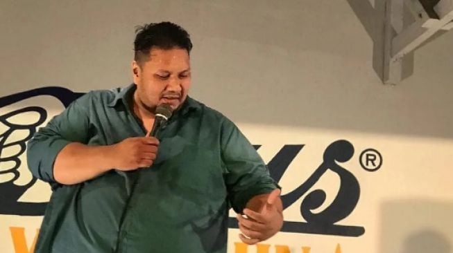 Mo Sidik dalam salah satu penampilan Stand Up Comedy (Instagram/@mosidik)