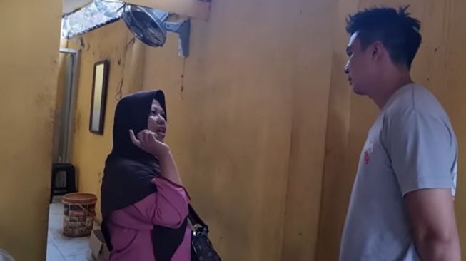 Momen Baim Wong di lokasi kebakaran (YouTube/Baim Paula)