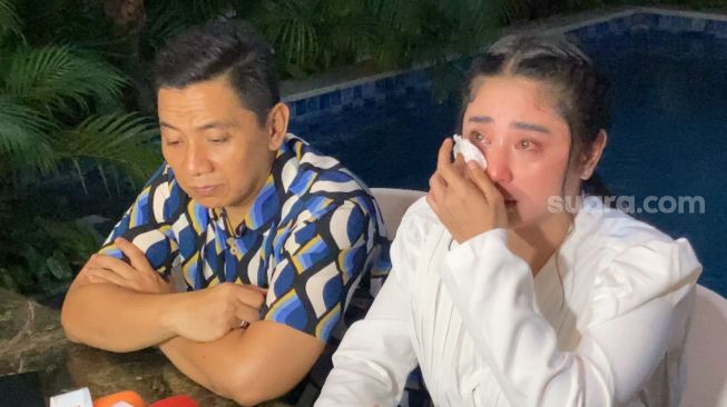 Resmi Cerai Dewi Perssik Tuntut Angga Wijaya Minta Maaf Di Media Soal