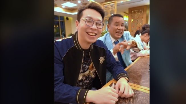 Viral Dokter Richard Lee Pamer Momen Bareng Hotman Paris, Pengacara Dukun se-Indonesia Ketar Ketir?