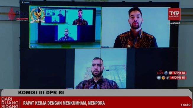 Lancar Banget, Momen Sandy Walsh Ucapkan Pancasila dan Disambut Tepuk Tangan Anggota DPR