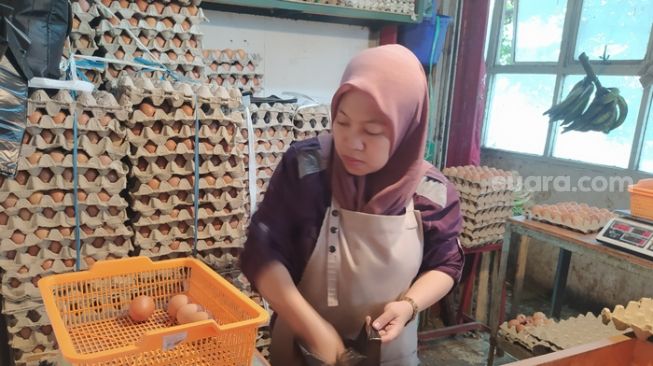 Harga Telur Ayam Melejit, Penjual Roti di Bandung Barat Menjerit