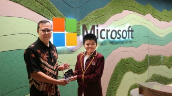 Profil Evan Santoso, Bocah Jenius dari RI Juara Lomba AI Microsoft