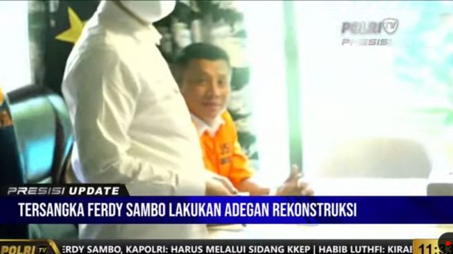 Ekspresi Ferdy Sambo yang Tampak Tenang dan Senyum Tipis  Saat Rekonstruksi Kasus Brigadir J