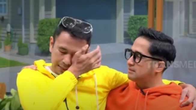 Viral Video Raffi Ahmad Senggol Payudara Niena Kirana, Netizen Protes: Nggak Sengaja Bos!