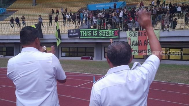 Persipasi Menang di Laga Uji Coba Jelang Liga 3, Plt Wali Kota Bekasi Diteriaki Suporter Usai Pertandingan