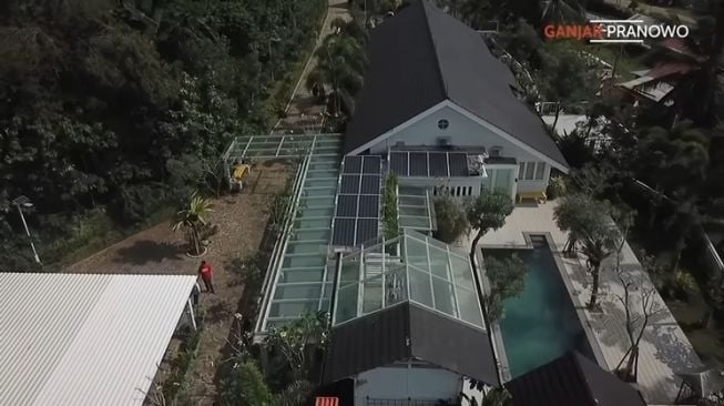 Rumah Andy F Noya di Lereng Gunung (YouTube Ganjar Pranowo)