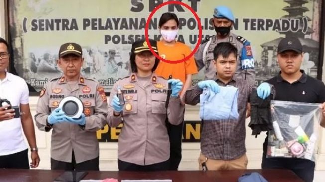 Pencuri Bergaya Kemayu Nekat Panjat Tembok Demi Curi Tas Kosmetik di Canggu