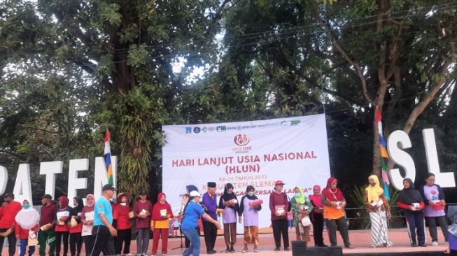 Gelar Senam Massal Peringati Hari Lanjut Usia Nasional, Pemkab Sleman Ajak Lansia Tetap Produktif