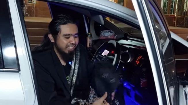 Gus Samsudin naik Honda Jazz hasil pemberian pasiennya (Youtube)