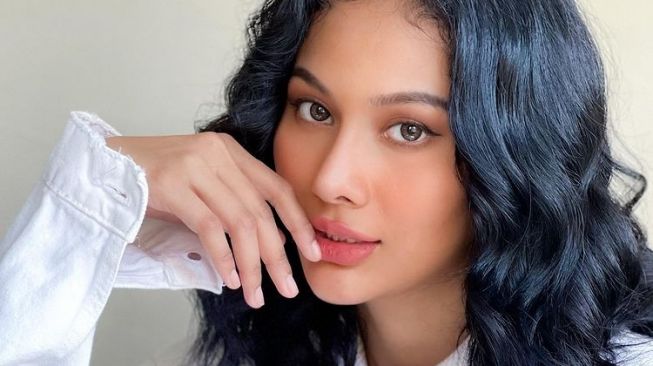  Potret Aurra Kharishma Sebelum dan Sesudah Oplas (Instagram/@aurrakharishma)