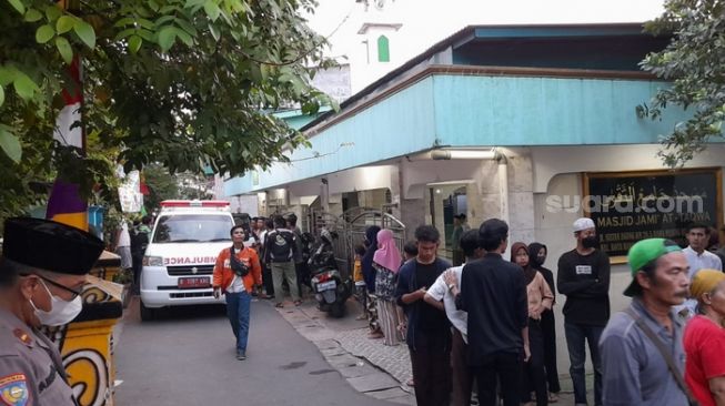 Plt Wali Kota Bekasi Tri Adhianto Beri Pesan Menyentuh Saat Bertakziah ke Rumah Keluarga Korban Kecelakaan