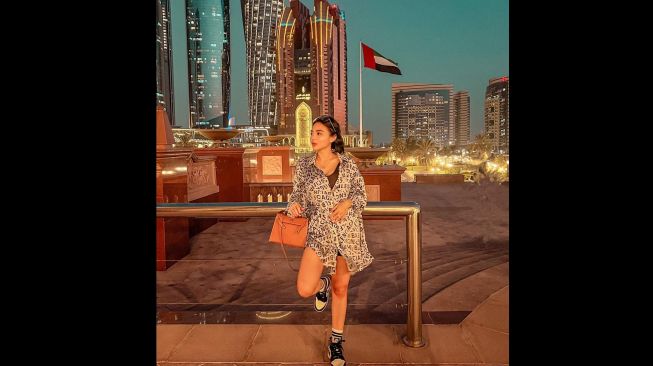 Pedangdut Wika Salim saat berlibur di Dubai, Uni Emirat Arab. [Instagram/@wikasalim]