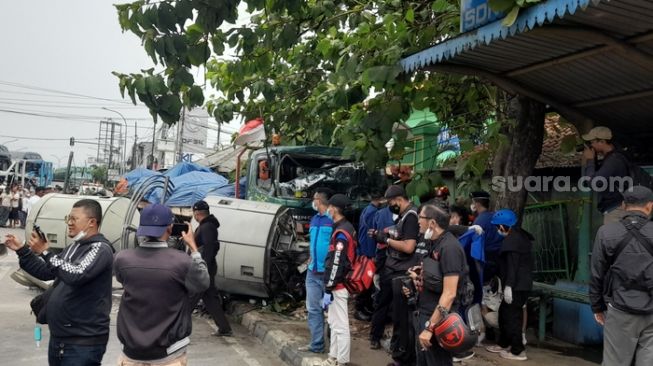 Jumlah Korban Tewas Belum Jelas, Dirlantas Polda Metro Meluncur ke Lokasi Kecelakaan Maut di SDN Kota Baru Bekasi