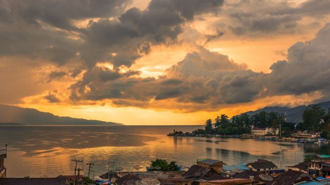 Menparekraf Sandiaga Larang Bangun Hotel Bintang 3 di Danau Toba, Kenapa?