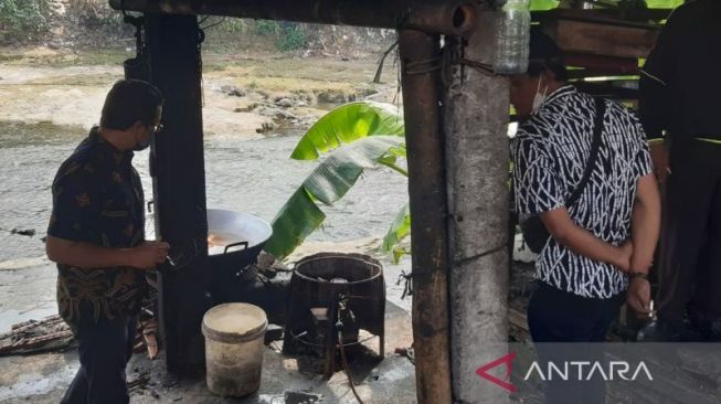 DLH Jateng Lakukan Cek Terkait Laporan Limbah Anjing di Sungai Bengawan Solo