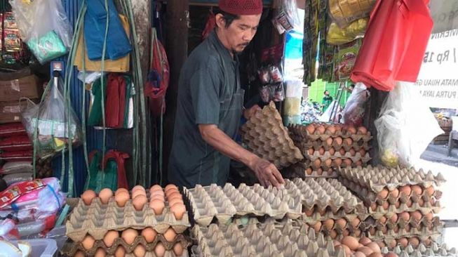 Harga Telur Naik, Pembuat Kue di Pekanbaru: Keuntungan Semakin Menipis
