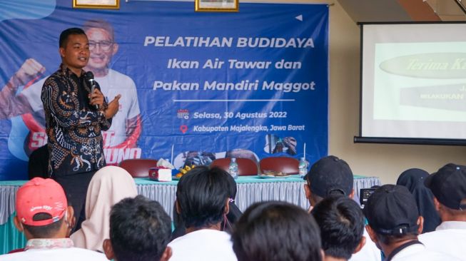 Sahabat Sandi Uno Buka Peluang Usaha Melalui Budidaya Ikan Dengan Pakan Mandiri di Majalengka