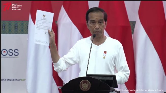 Bagikan NIB ke 2.700 Pelaku UMK di Jayapura, Jokowi: Bisa Buat Pinjam Modal ke Bank