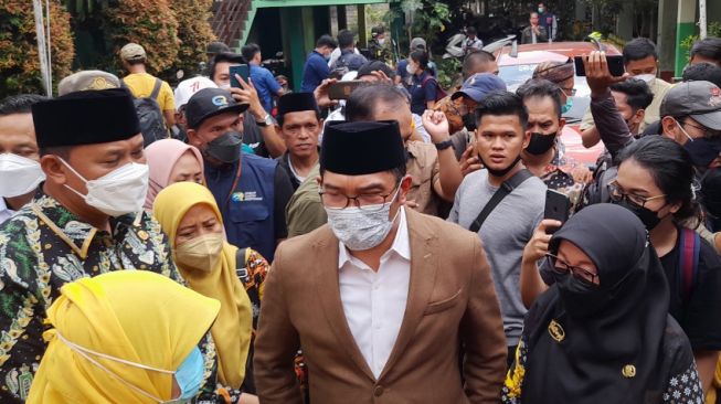 Sambangi Lokasi Kecelakaan Maut di Bekasi, Ridwan Kamil: Akan Ada Shelter Khusus Untuk Orang Tua Siswa