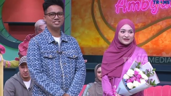 Nathalie Holscher dan Frans Faisal [YouTube Trans TV]