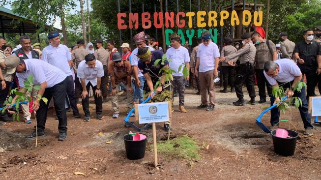 Sandiaga Uno Bangun Indonesia Melalui Desa Wisata untuk Membangkitkan Ekonomi Bangsa